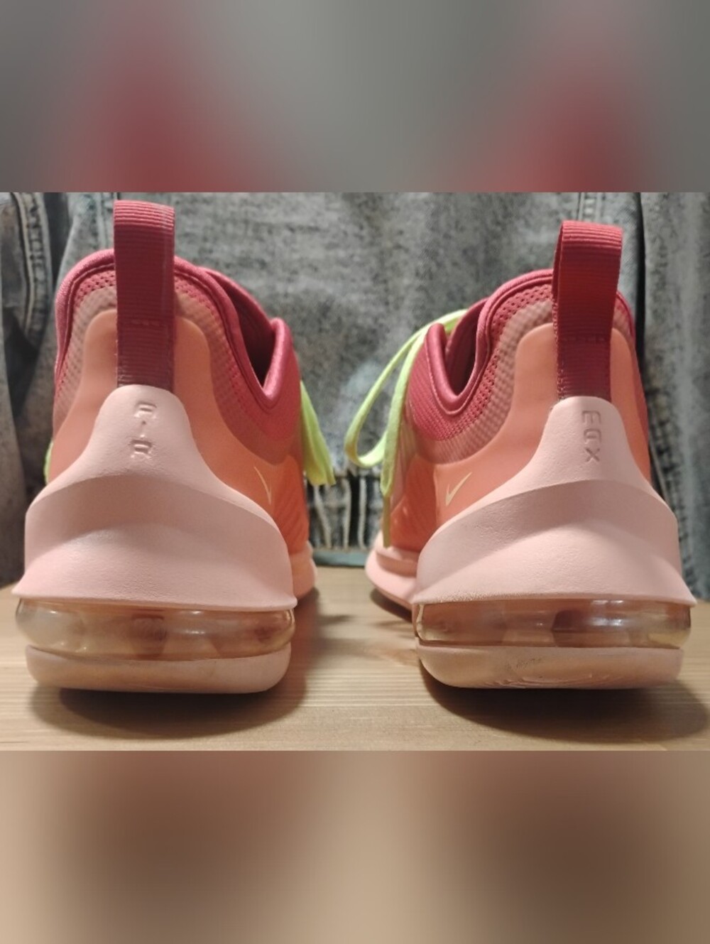 Nike Women's Air Max Axis Sneakers Running Shoes in Pink/Melon/Coral, Size 9.5 - Picture 5 of 16